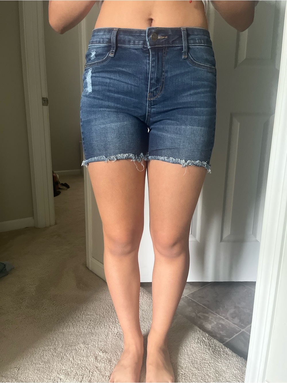 Guess Mid-Rise Dark Blue Denim Shorts with Frayed Hem size 28